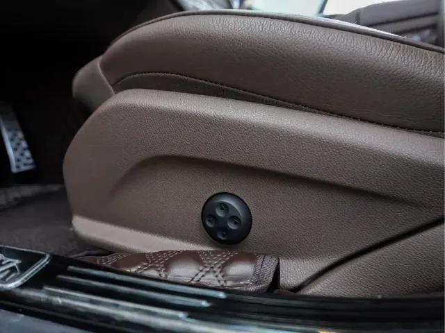 Mercedes-Benz E-Class — Фото автомобиля 17