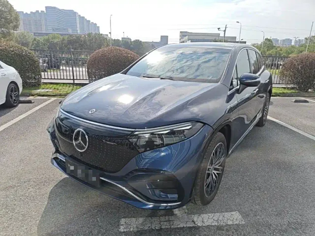 Фотография автомобиля — Mercedes-Benz EQS
