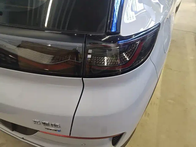 BYD Sealion 05 EV — Фото автомобиля 7