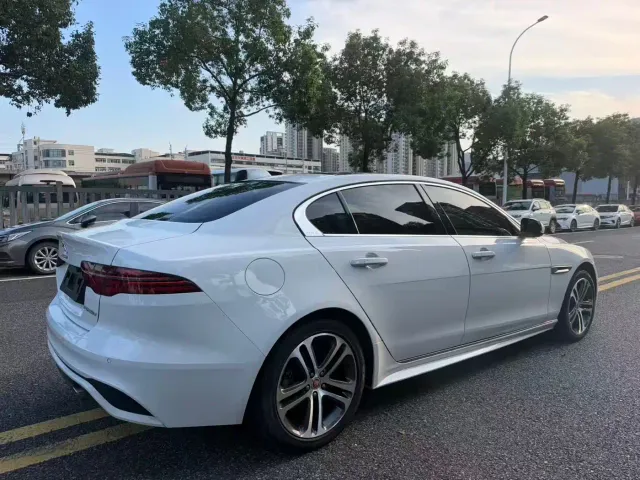 Jaguar XEL — Фото автомобиля 4