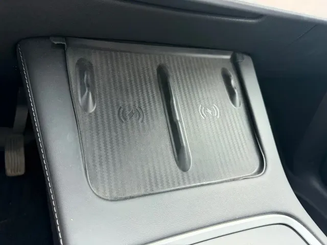 Tesla Model Y — Фото автомобиля 13