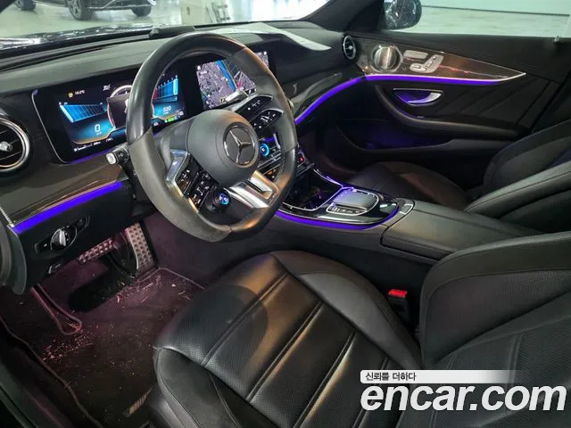 Mercedes-Benz E-Class — Фото автомобиля 14