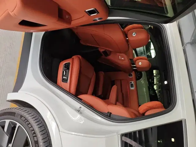 Li Auto L8 — Фото автомобиля 8