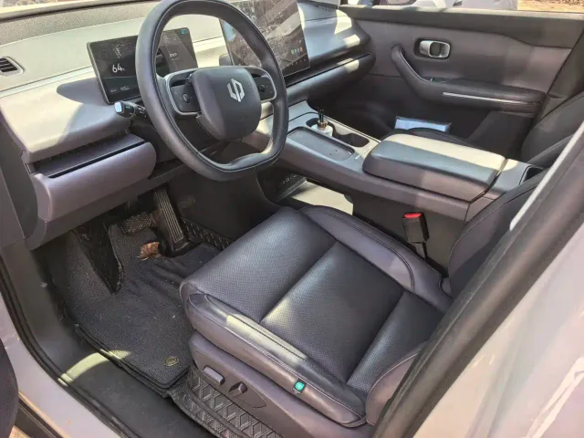 Leapmotor C10 — Фото автомобиля 4