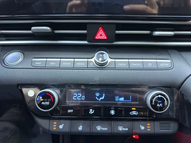 Hyundai Elantra — Фото автомобиля 12
