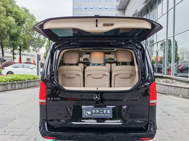 Mercedes-Benz V-Class — Фото автомобиля 29