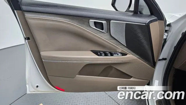 Kia K8 Hybrid — Фото автомобиля 13