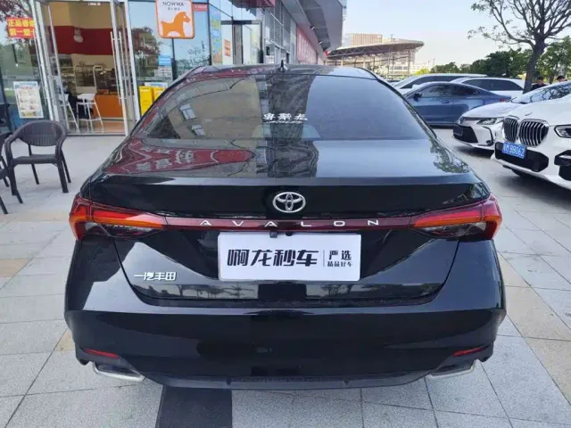 Toyota Avalon — Фото автомобиля 7