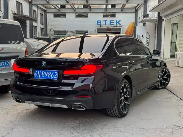 BMW BMW 5 Series 2023 Facelift 530Li Premium M Sport Package — Фото автомобиля 2