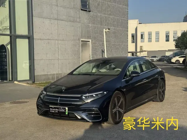 Фотография автомобиля — Mercedes-Benz EQS