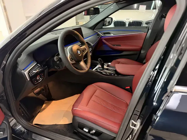 BMW 5 Series — Фото автомобиля 5