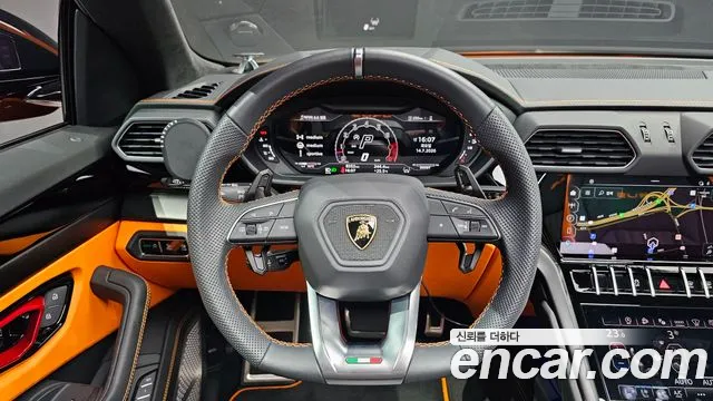 Lamborghini Urus — Фото автомобиля 14
