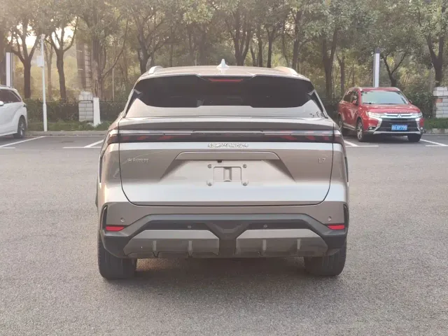Geely Galaxy L7 — Фото автомобиля 15