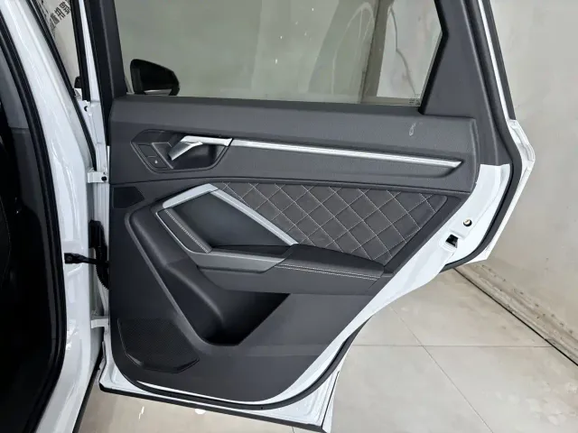 Audi Q3 — Фото автомобиля 22