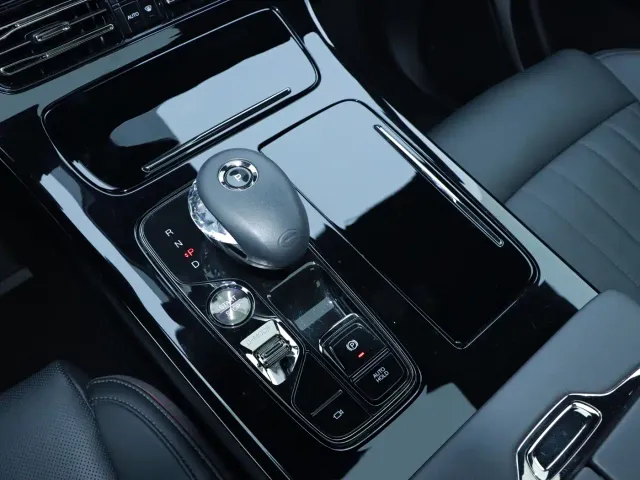 GAC Trumpchi Trumpchi M8 2023 Model Master Series 400T Ultimate Edition — Фото автомобиля 23