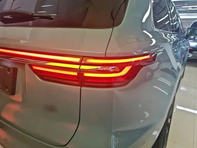 Li Auto ONE — Фото автомобиля 7
