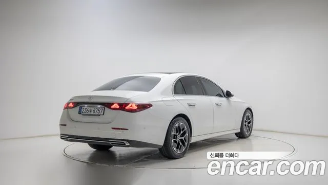 Mercedes-Benz E-Class W214 — Фото автомобиля 2