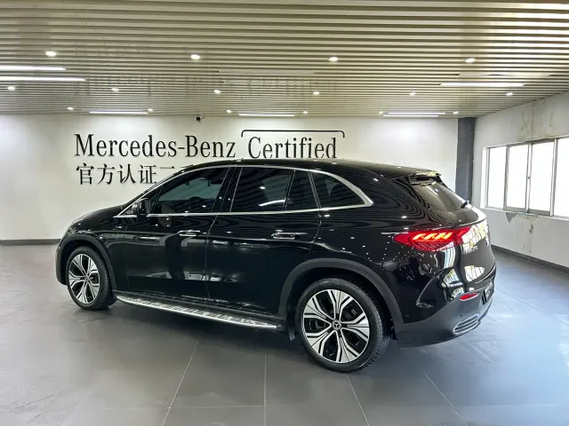 Mercedes-Benz EQE SUV — Фото автомобиля 4