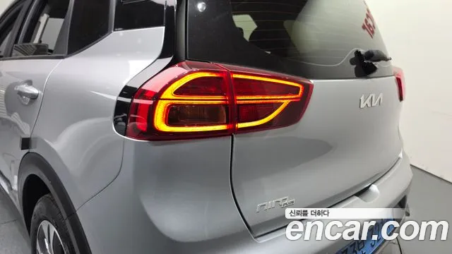 Kia Niro — Фото автомобиля 8
