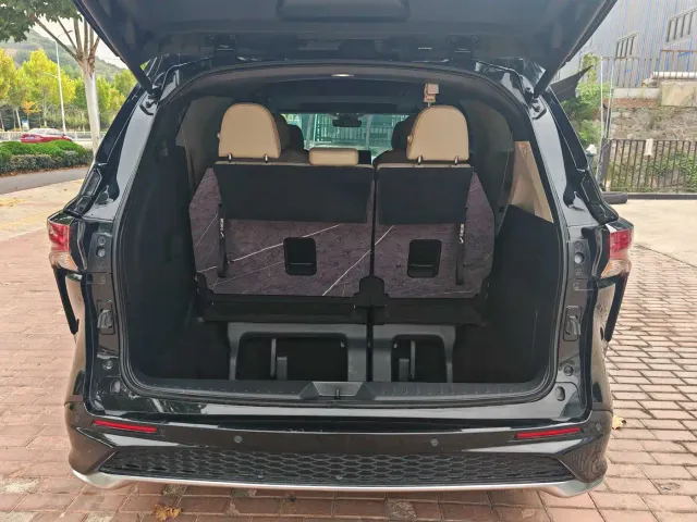 Toyota Granvia — Фото автомобиля 12