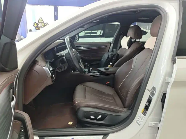 BMW 5 Series — Фото автомобиля 14