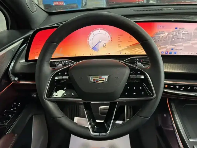 Cadillac XT5 — Фото автомобиля 2