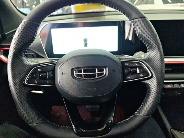 Geely Binyue — Фото автомобиля 3