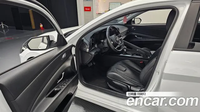 Hyundai AVANTE Avante (CN7) — Фото автомобиля 10