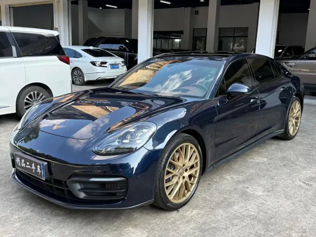 Фотография автомобиля — Porsche Panamera