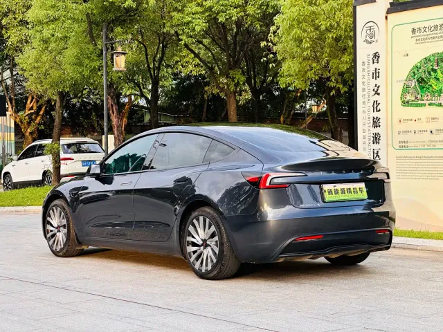 Tesla Model 3 — Фото автомобиля 7