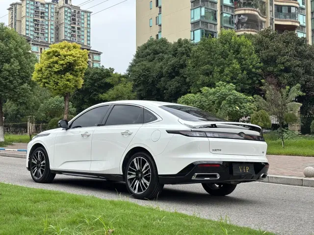 Changan Eado — Фото автомобиля 5
