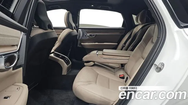 Volvo S90 — Фото автомобиля 17
