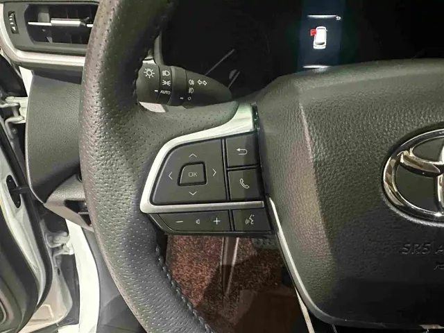 Toyota Sienna — Фото автомобиля 8