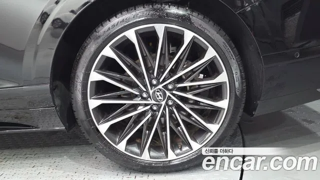 Hyundai Grandeur Grandeur (GN7) 3.5 Бензин 2WD — Фото автомобиля 17