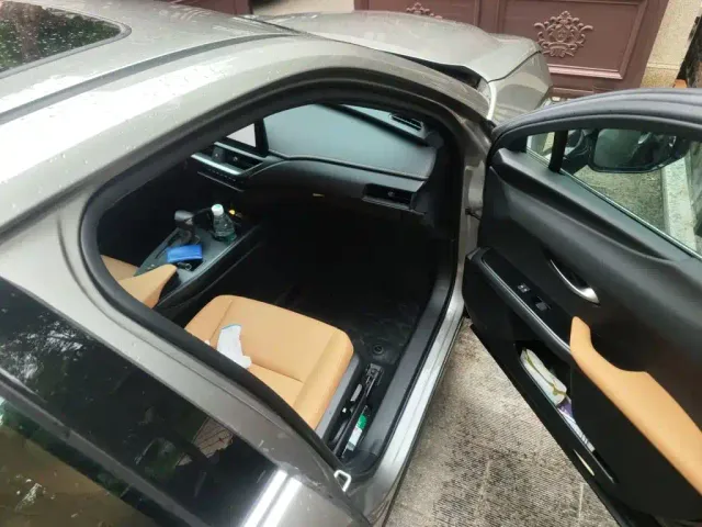 Lexus UX — Фото автомобиля 19