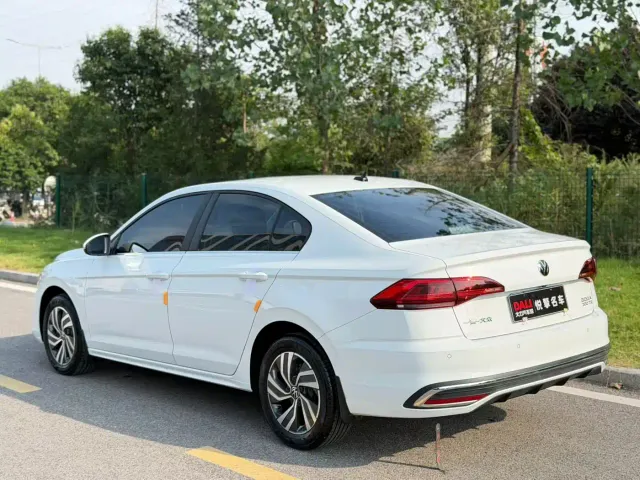 Volkswagen Bora — Фото автомобиля 7