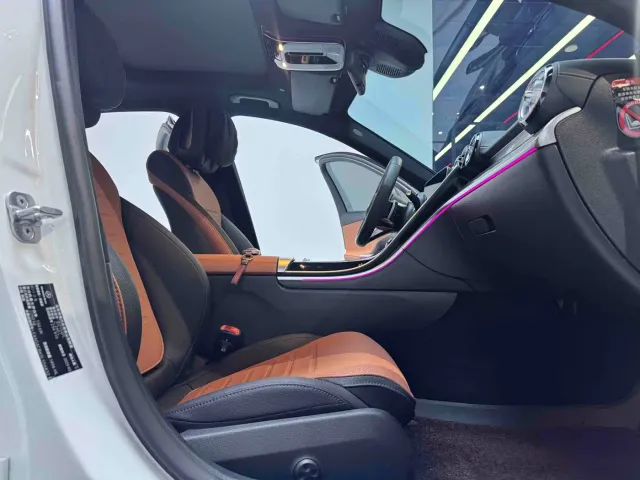 Mercedes-Benz C-Class — Фото автомобиля 12