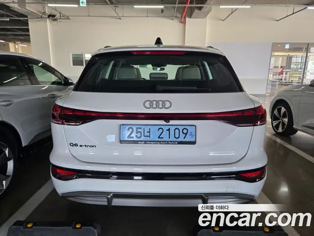Audi Q6 e-tron — Фото автомобиля 4
