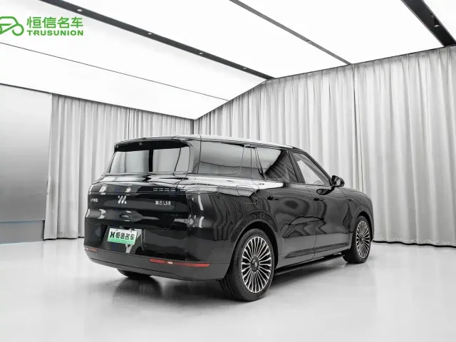 IM Motors LS8 — Фото автомобиля 6