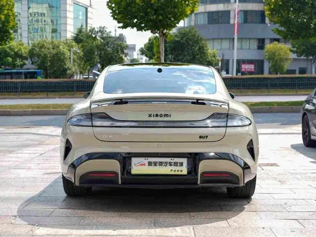 Xiaomi SU7 — Фото автомобиля 17