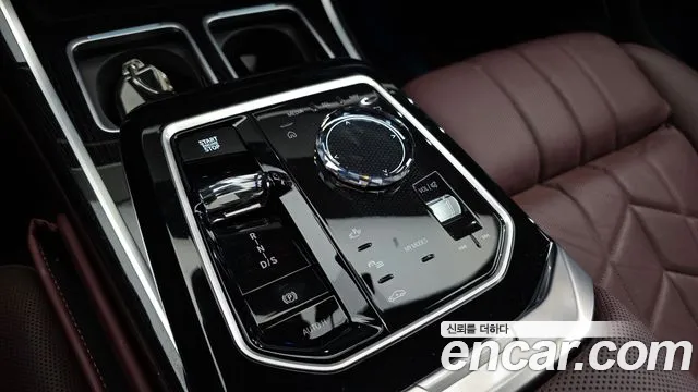 BMW 7 Series G70 — Фото автомобиля 12