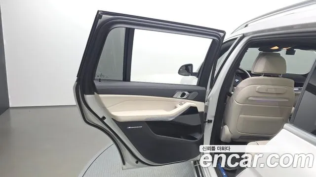 BMW X7 — Фото автомобиля 18