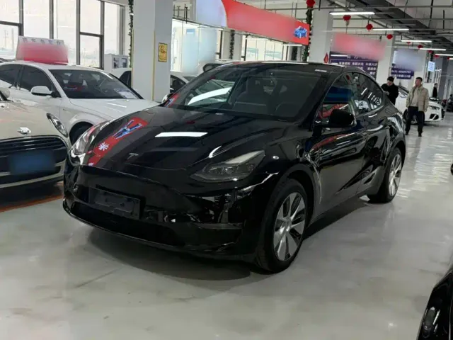 Фотография автомобиля — Tesla Model Y
