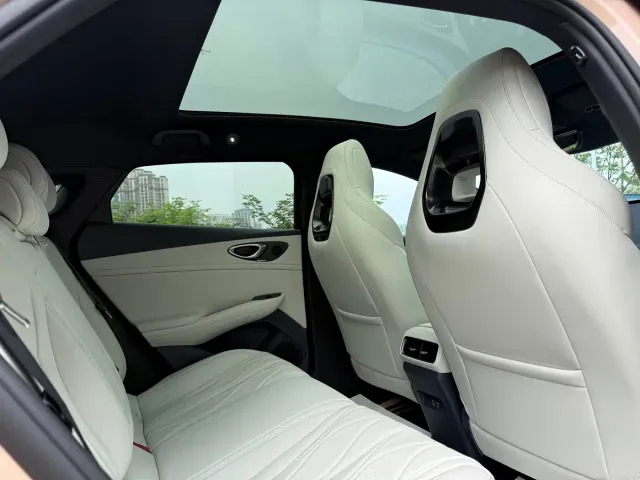 BYD Seal 06 GT — Фото автомобиля 9