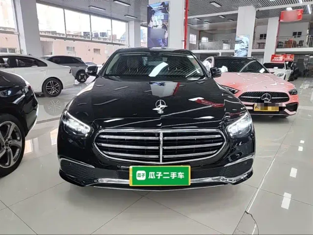 Mercedes-Benz E-Class — Фото автомобиля 2