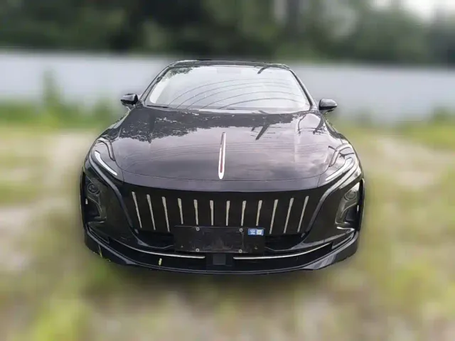 Hongqi E-QM5 — Фото автомобиля 4