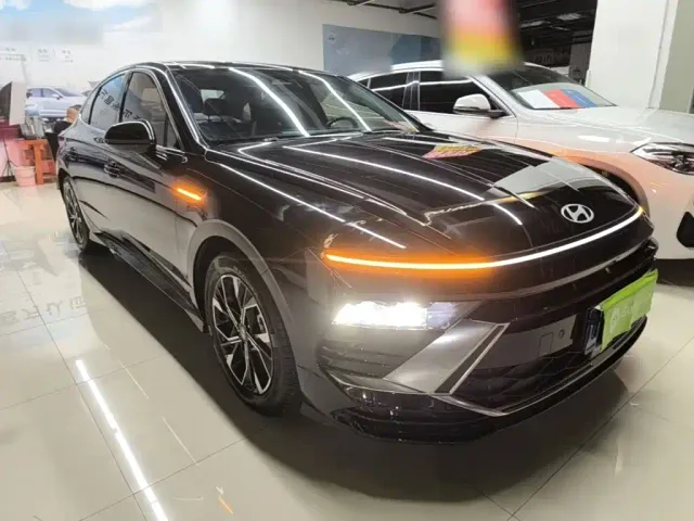 Hyundai Sonata — Фото автомобиля 3