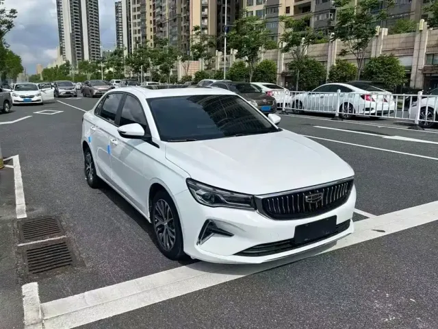 Geely Emgrand — Фото автомобиля 3