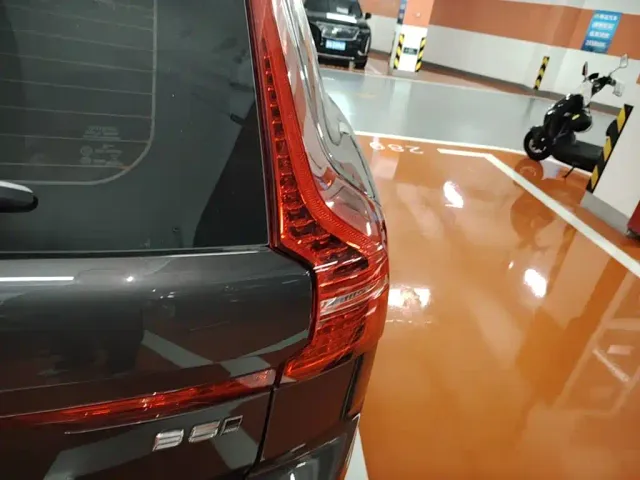 Volvo XC60 — Фото автомобиля 7