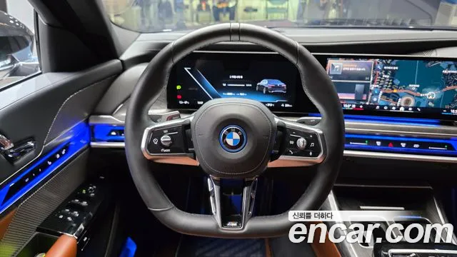 BMW i7 — Фото автомобиля 13